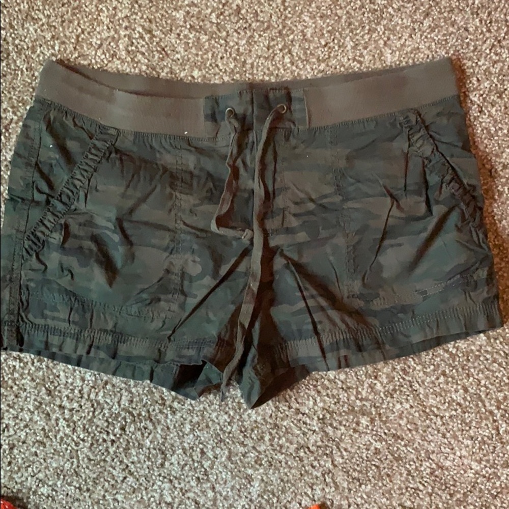 Women’s size 14 Camo shorts